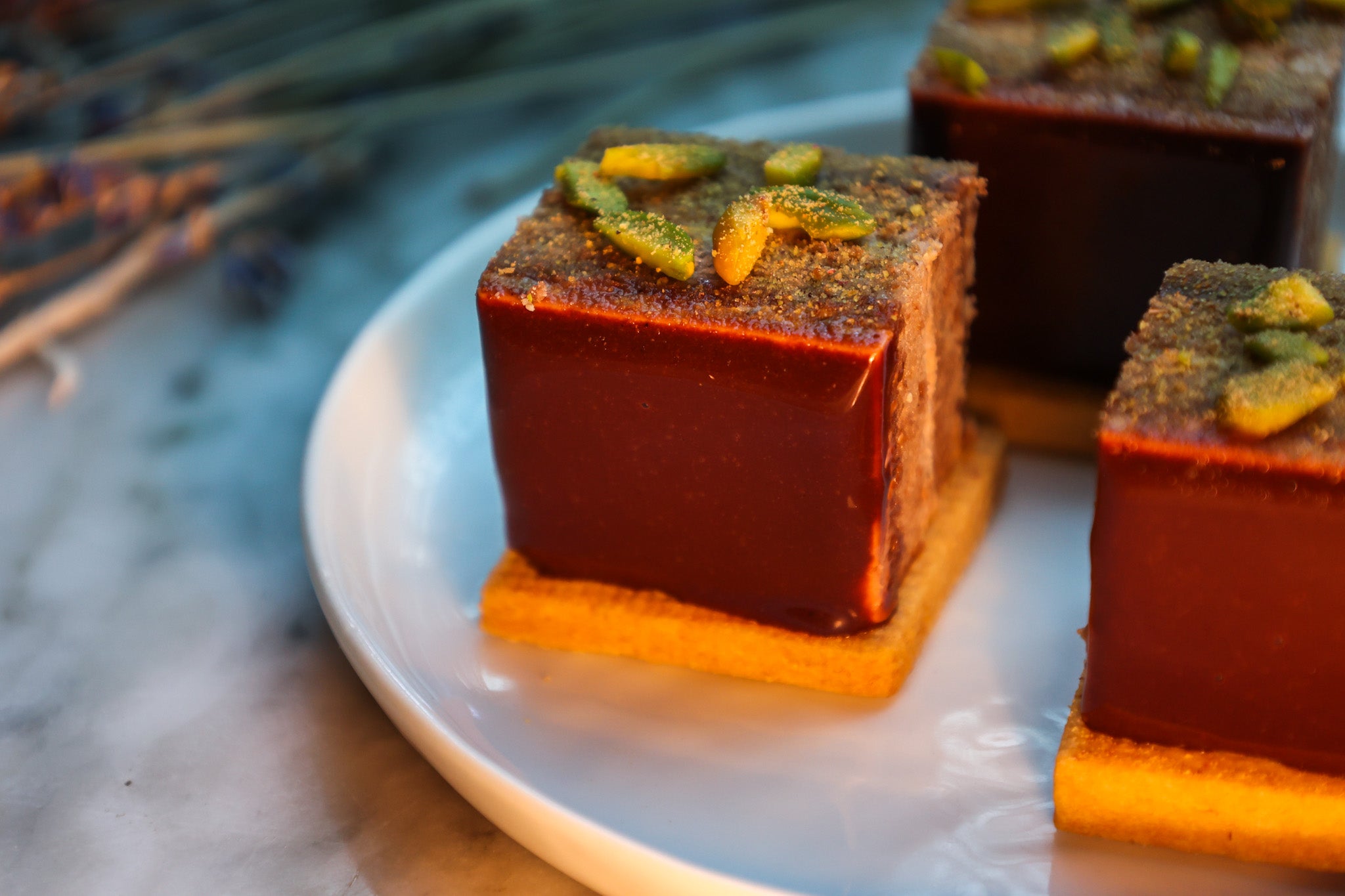 Pistachio Opéra Bite – L'Occitane Catering
